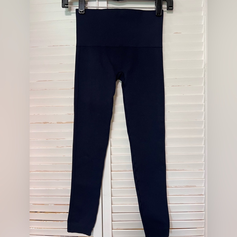 SPANX Look At Me Now Compression Everyday Leggings XS Flat Waist 11” Inseam 21”